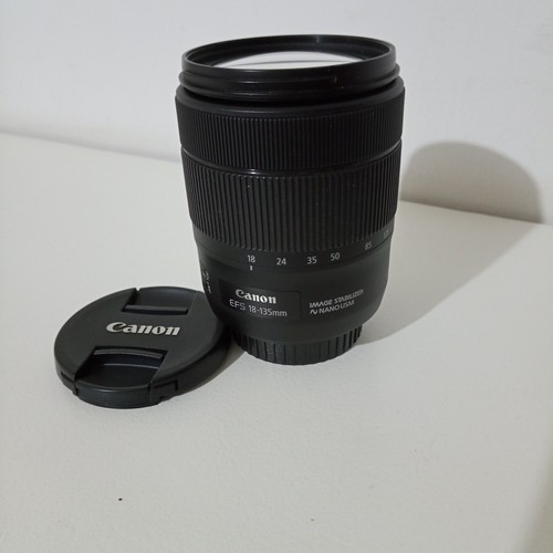 Canon 135mm is nano - ef-s,